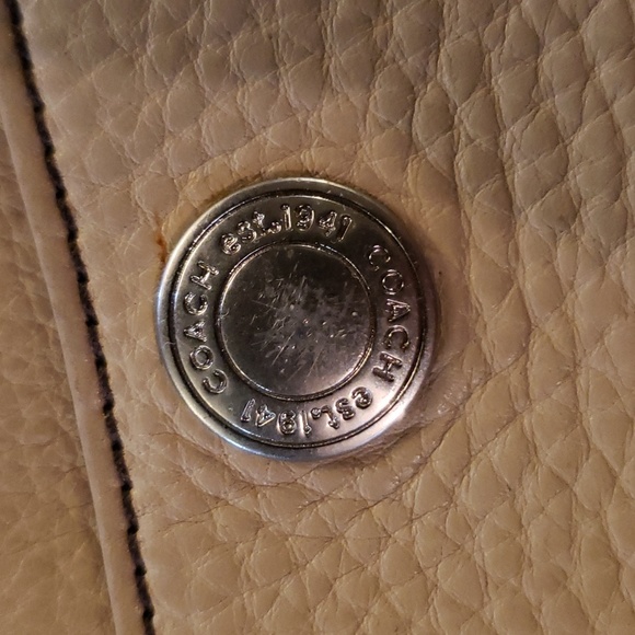 Coach wristlet - Picture 4 of 4